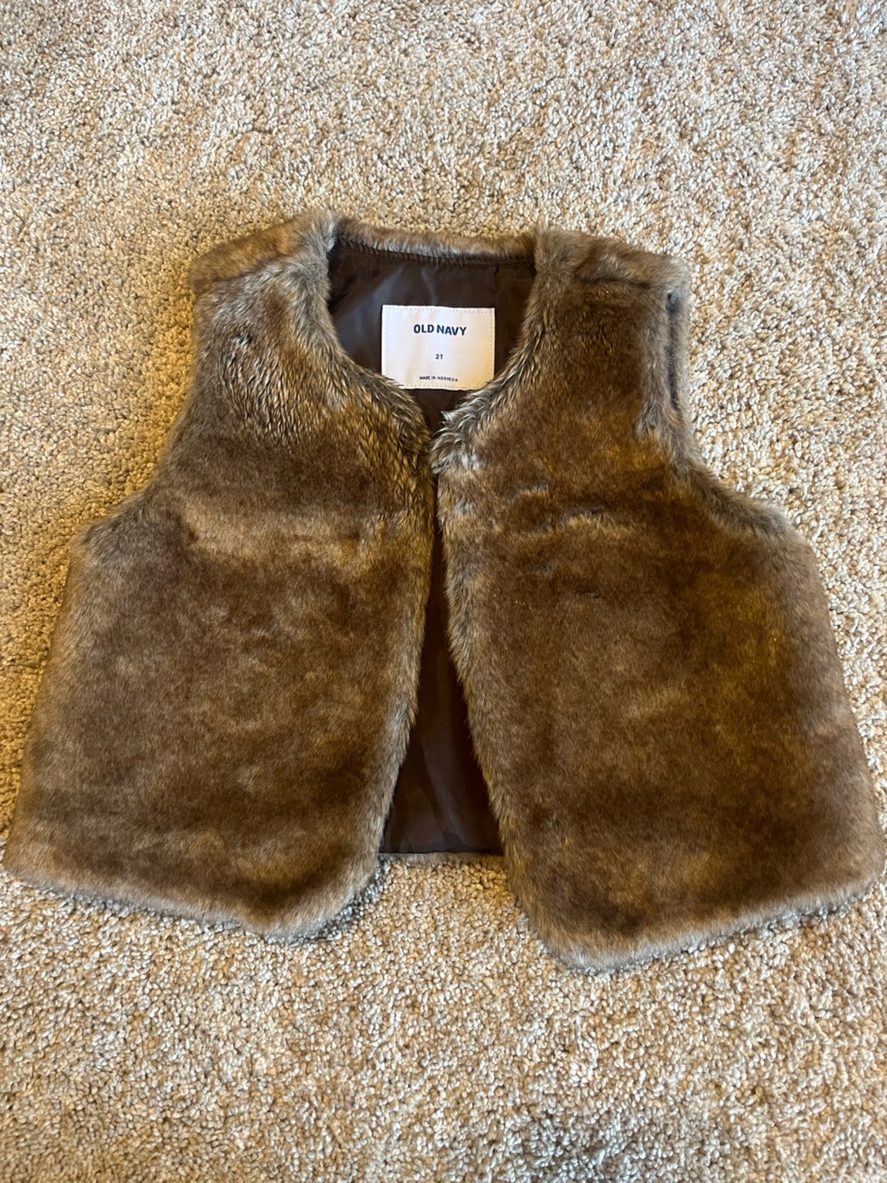 Old Navy 2T faux Fur Vest